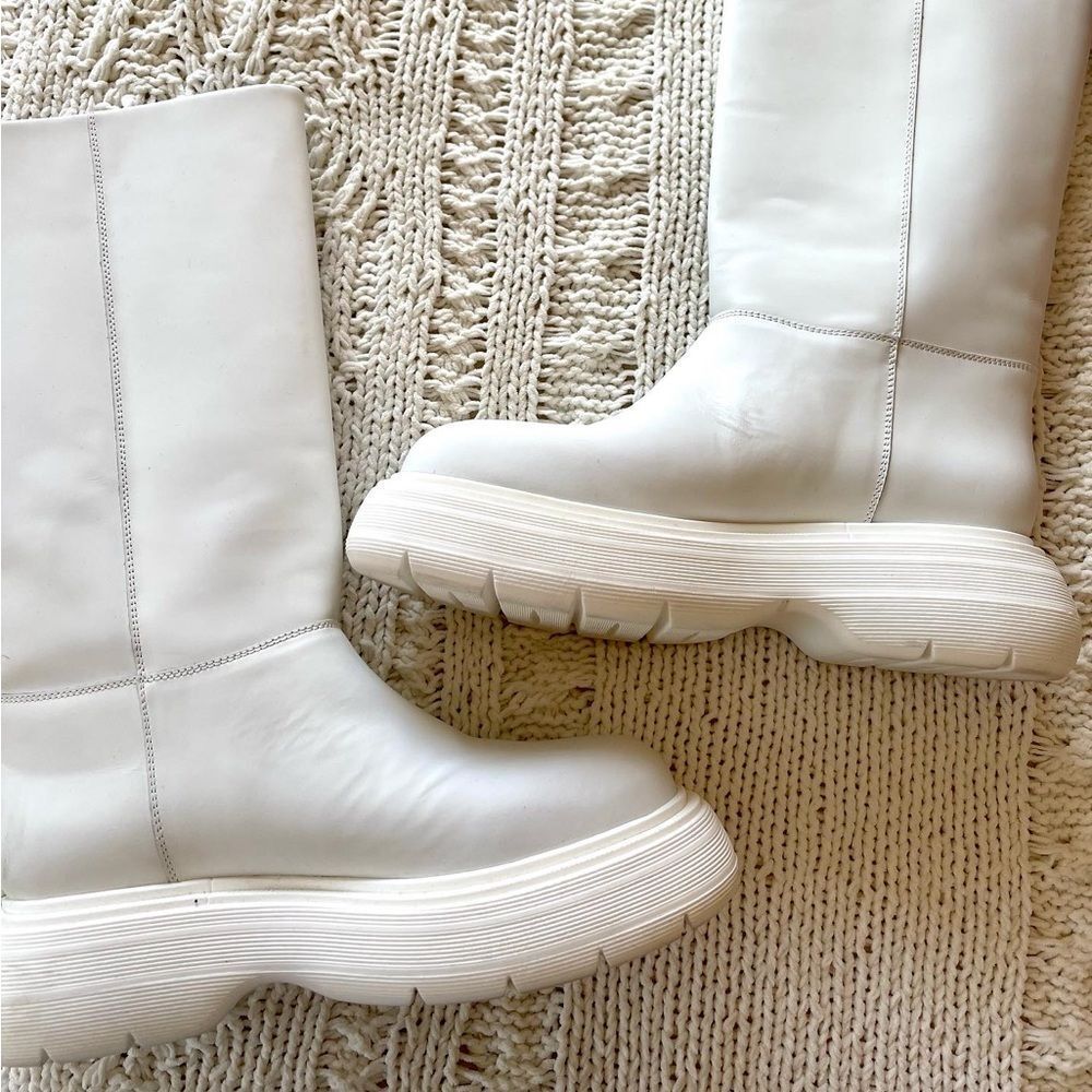 Gia Borghini White Tubular Moon Boots - Picture 4 of 10